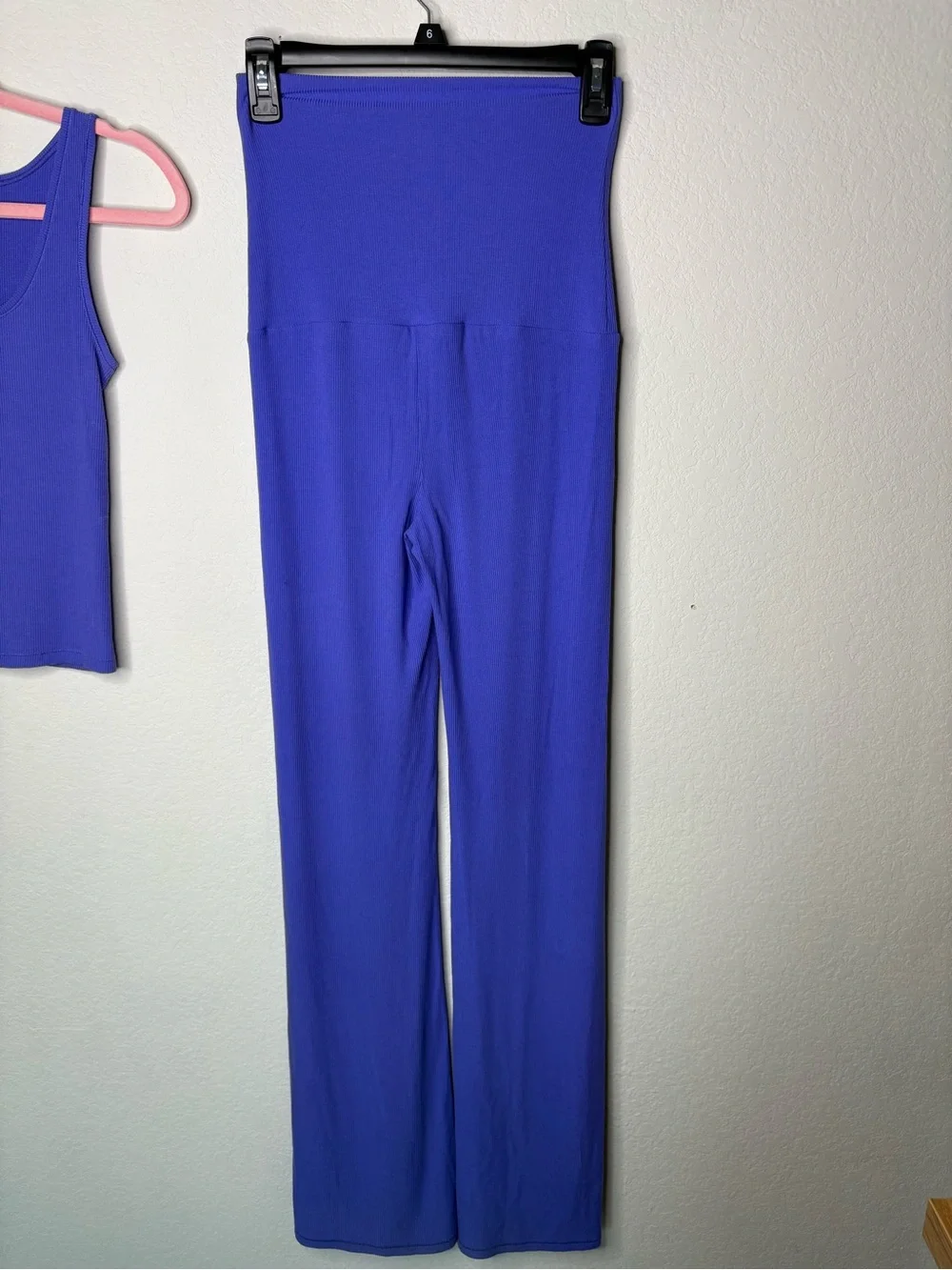 SKIMS KIM K High-Waist Foldover Pants & Tank Set - Picture 3 of 7